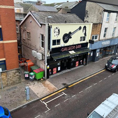 Peaky Blinders Apartment 5 Min Walk To Blackpool Tower Sleeps Up To 14 Εξωτερικό φωτογραφία