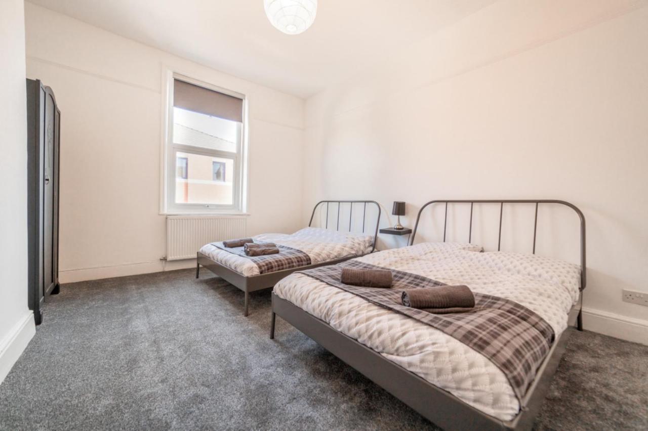 Peaky Blinders Apartment 5 Min Walk To Blackpool Tower Sleeps Up To 14 Εξωτερικό φωτογραφία